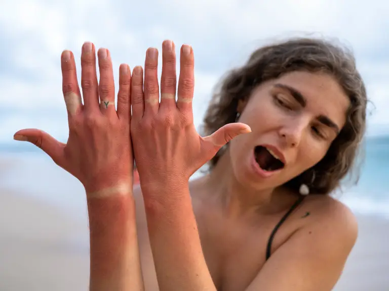 offers advanced sun tan removal treatments